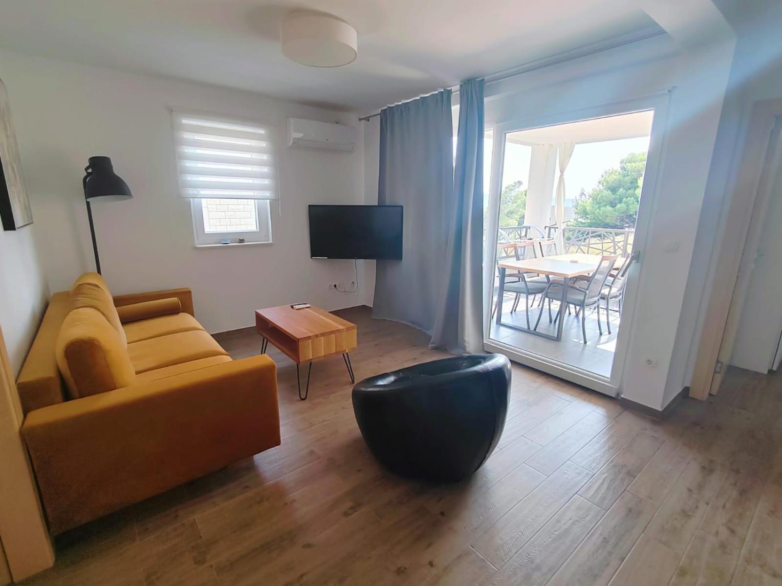 L&L Apartmani 1 Bol Eksteriør billede