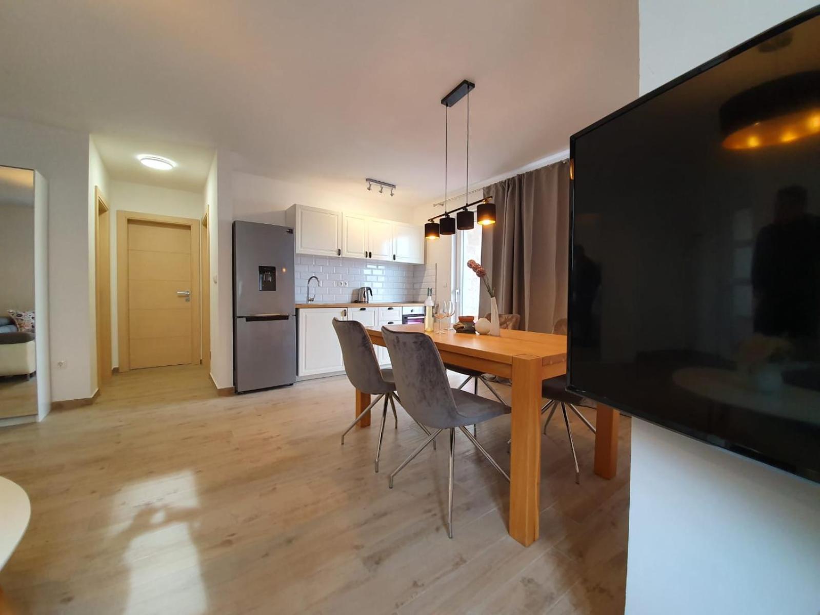 L&L Apartmani 1 Bol Eksteriør billede