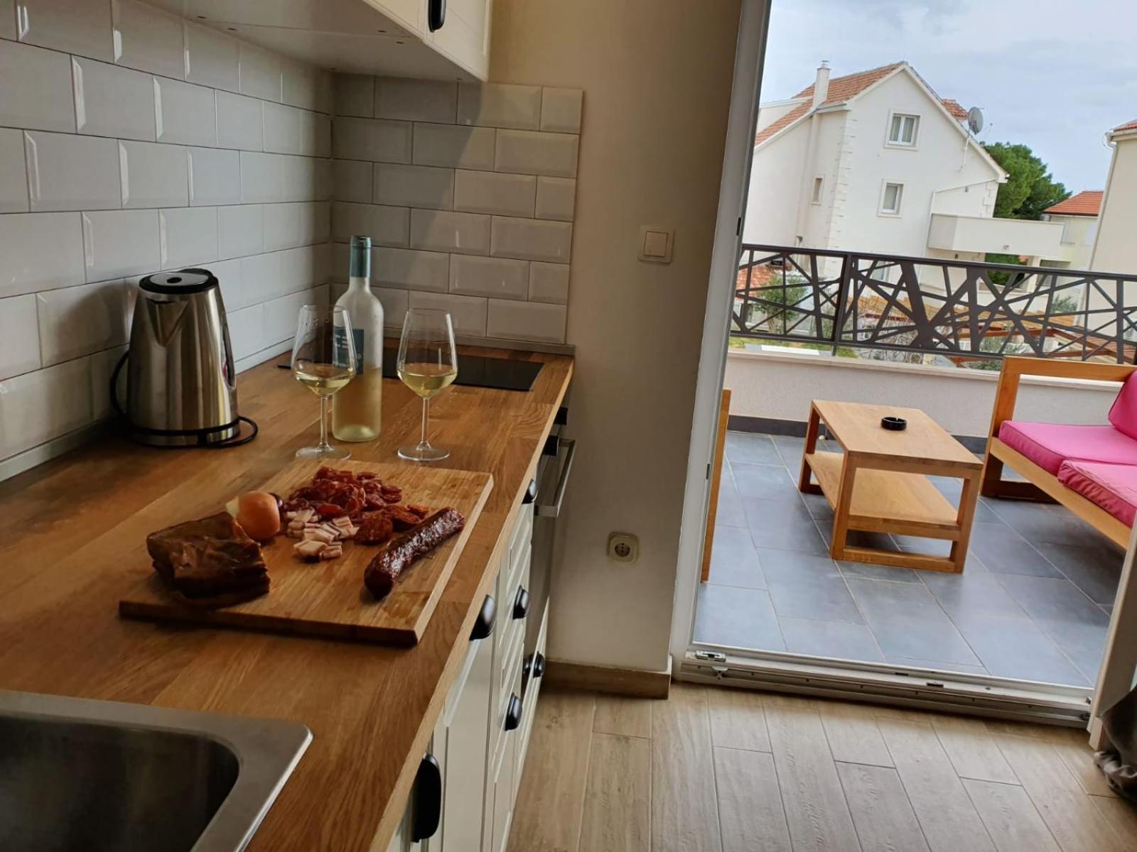 L&L Apartmani 1 Bol Eksteriør billede