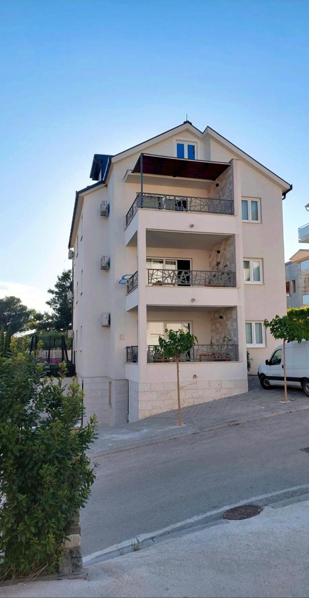 L&L Apartmani 1 Bol Eksteriør billede